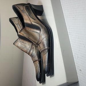 FABI black and tan distressed leather square toe/ block heel pumps size 35